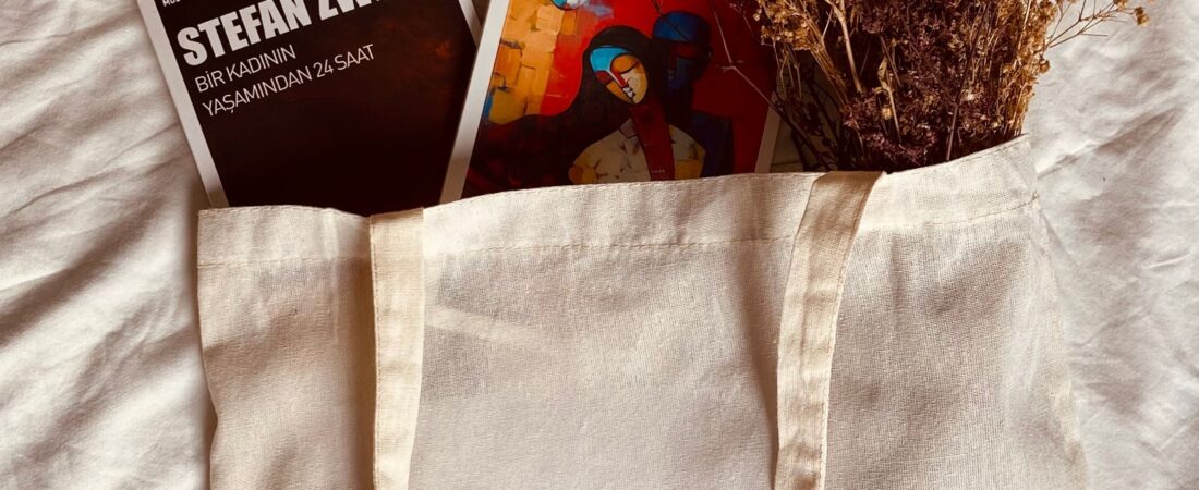 The Analog Bag That Accidentally Helped Me Stop Doomscrolling